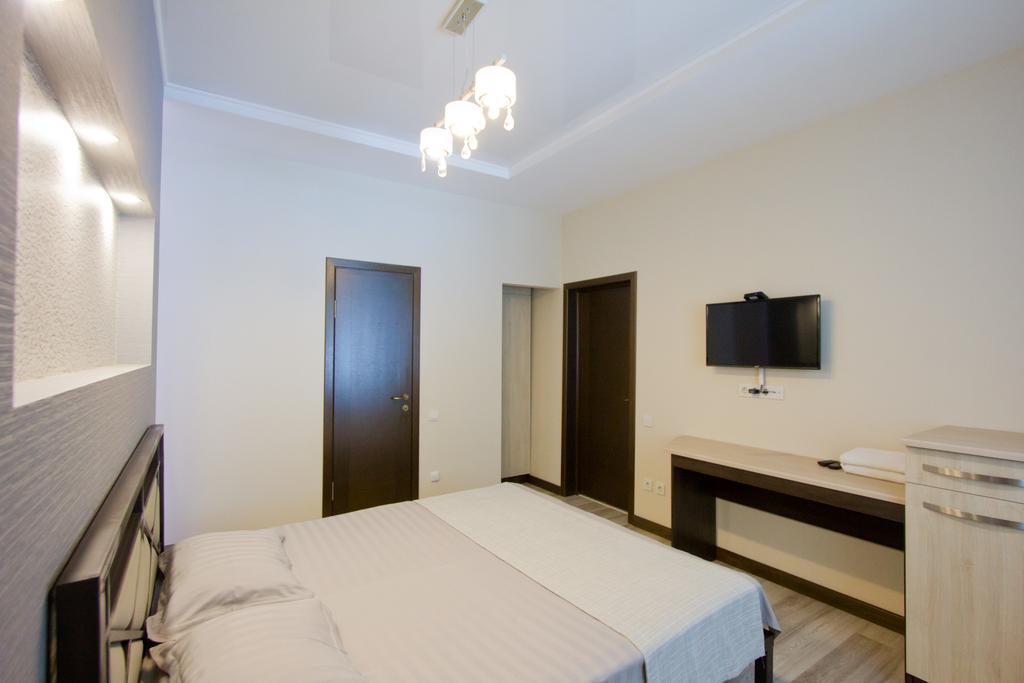Center Hotel Bishkek Exterior foto